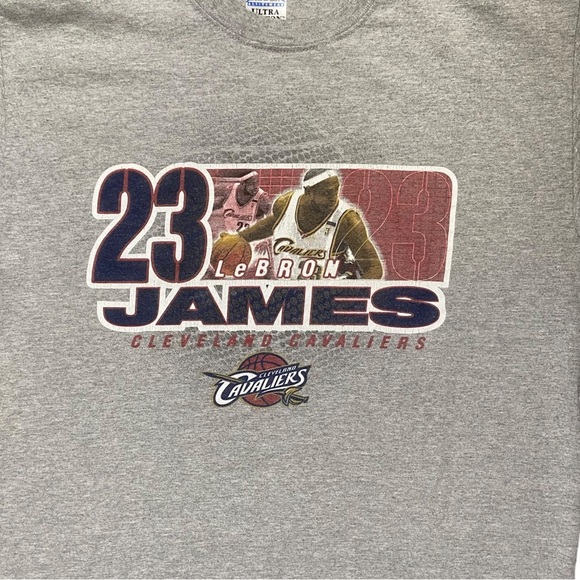 Lebron James Cleveland Cavaliers Gray T-Shirt Size Medium Gildan RARE - Picture 4 of 4